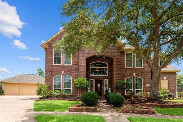 3301 Castlebay CT, Pearland, TX 77584