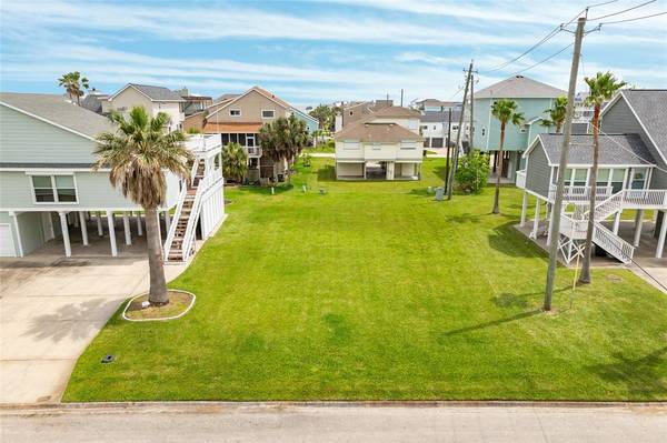 13831 Pirates Beach Boulevard, Galveston, TX 77554