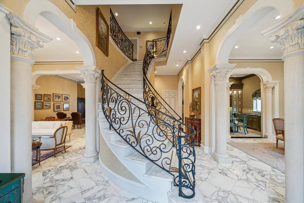 Houston, TX 77056,33 W Oak DR