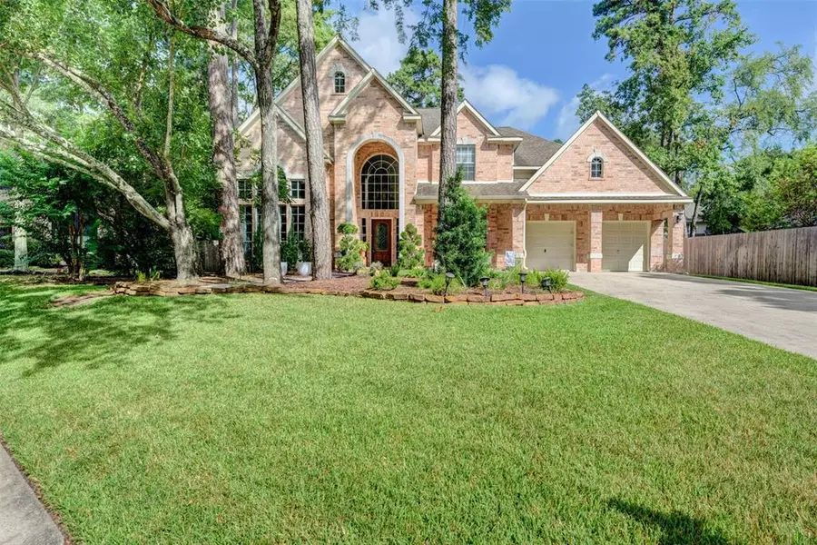 11 Greycrest PL, The Woodlands, TX 77382