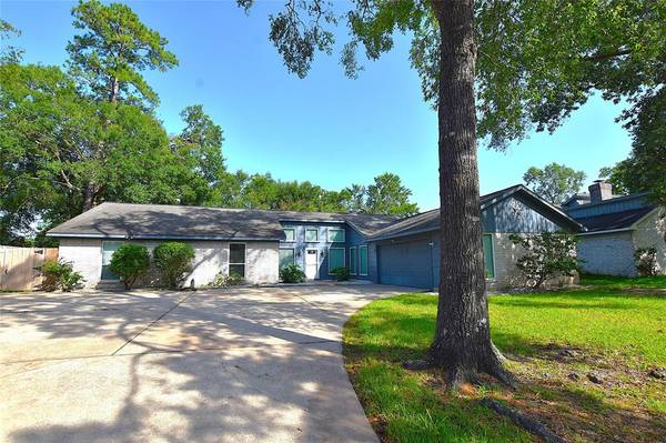 16007 Castaway CT, Crosby, TX 77532