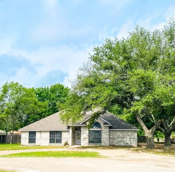 1040 Live Oak CIR, Teague, TX 75860