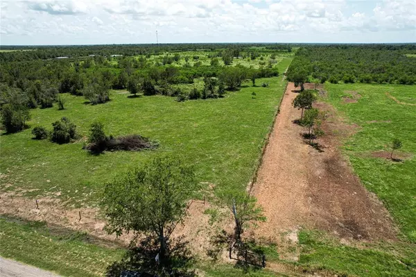 13915 SCHMIDT ROAD, Hempstead, TX 77445