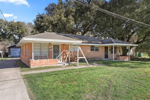 1334 Montgomery ST, La Marque, TX 77568