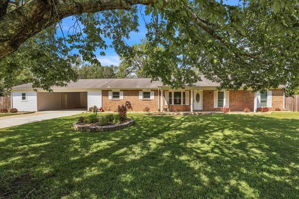 24 Dale ST, Dayton, TX 77535