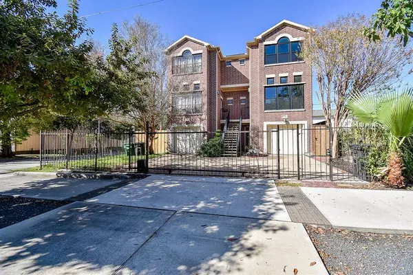 Houston, TX 77006,2716 Bagby ST