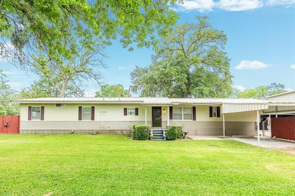 328 Goliad ST #CR821,  Clute,  TX 77531