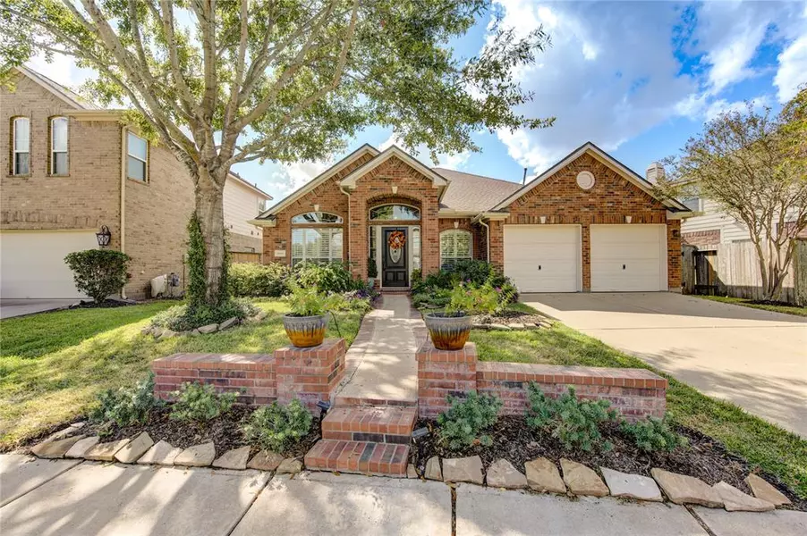 18415 W Laura Shore DR, Cypress, TX 77433