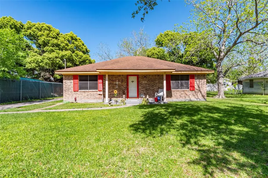 4811 1st ST, Bacliff, TX 77518