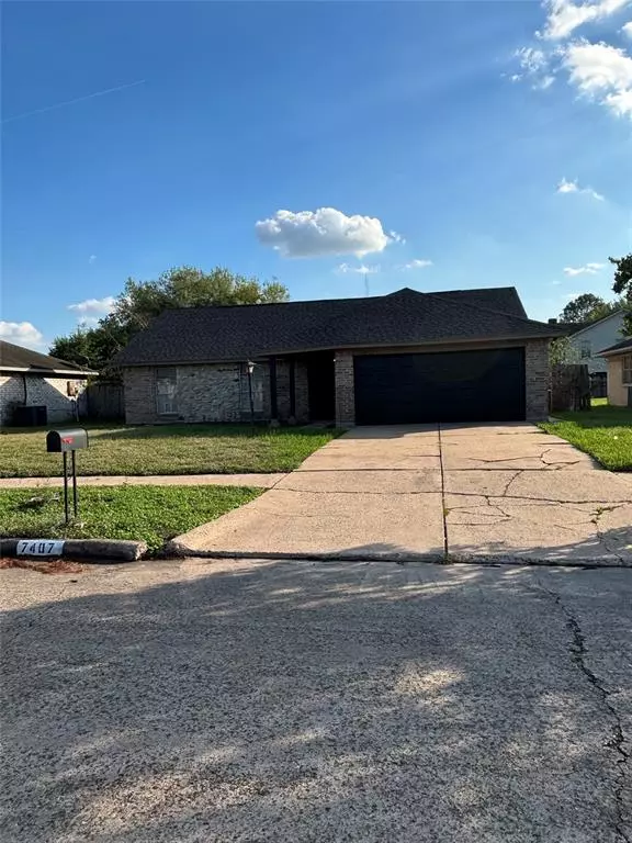 7407 Towerview LN, Houston, TX 77489