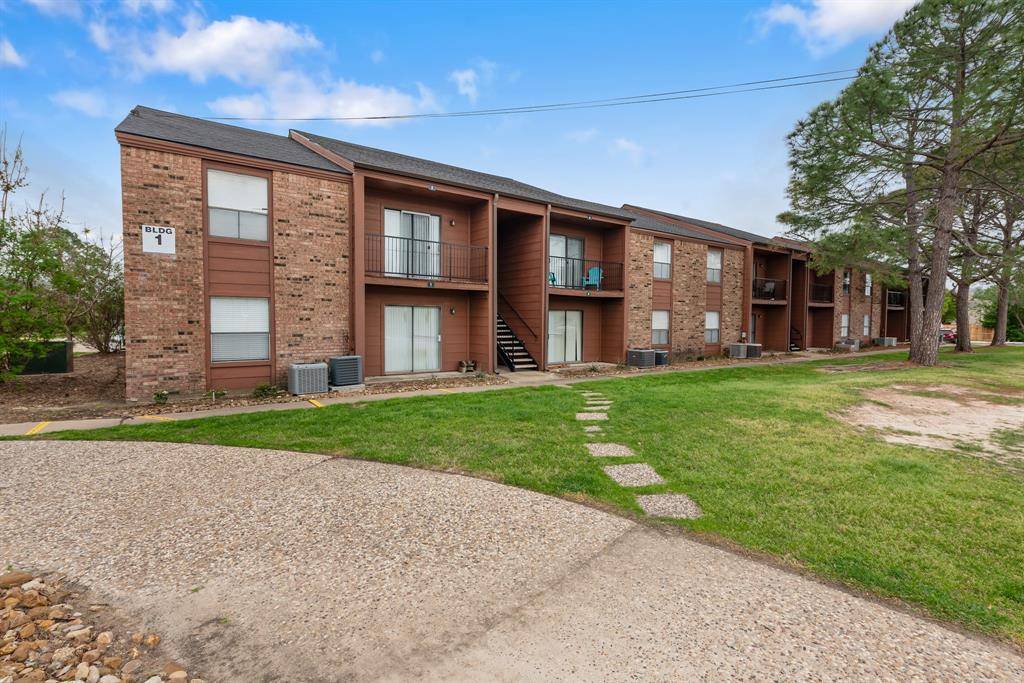 904 University Oaks #21, College Station, TX 77840