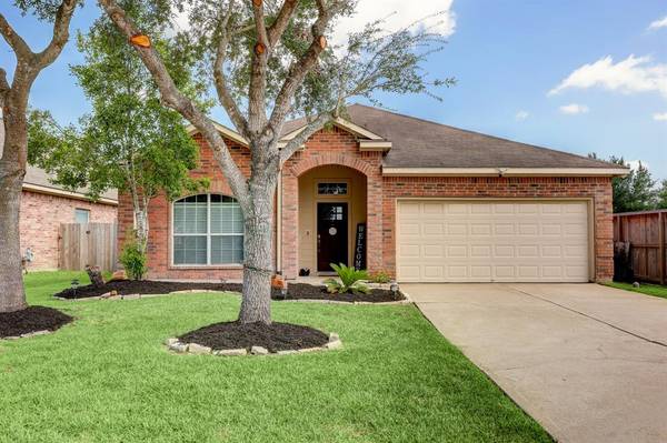 3006 Stonecross LN, Dickinson, TX 77539