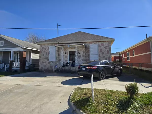 3619 Ave S, Galveston, TX 77550