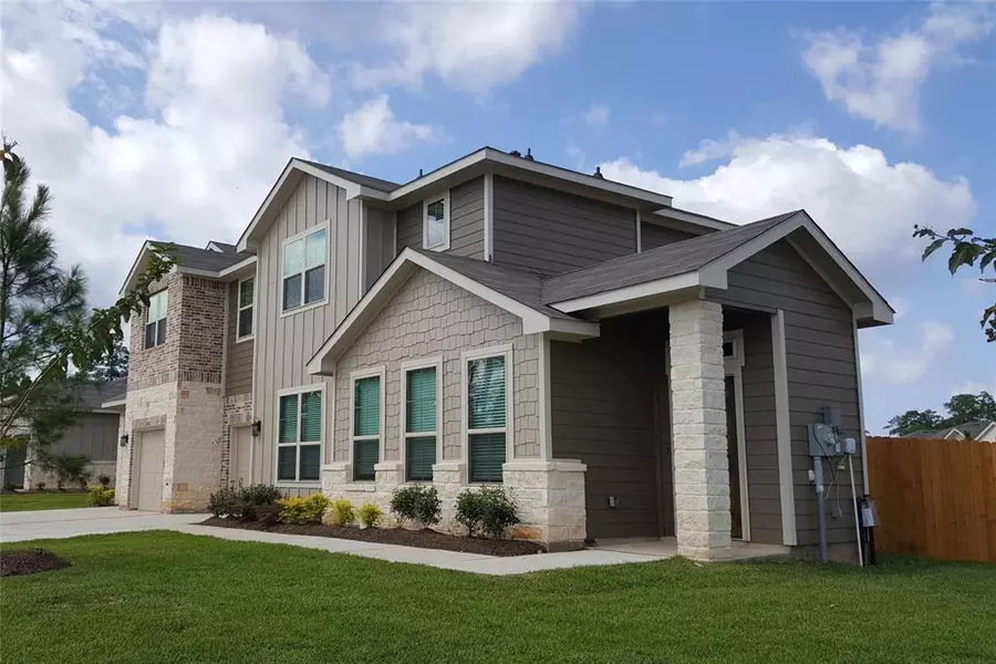 118 Wickersham #B, Conroe, TX 77304