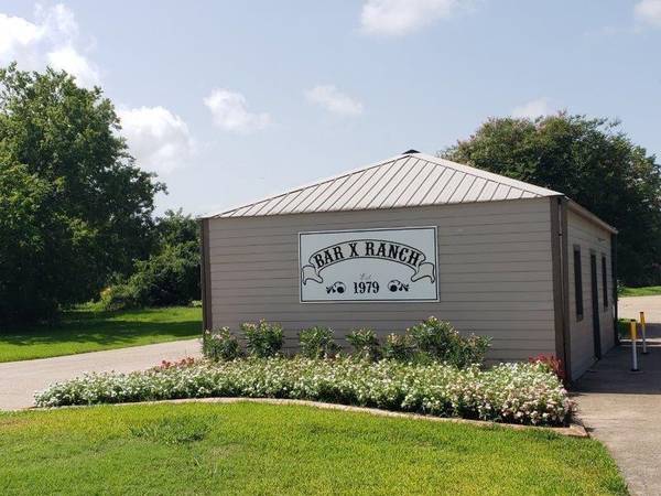 275 Horse Shoe TRL, Angleton, TX 77515