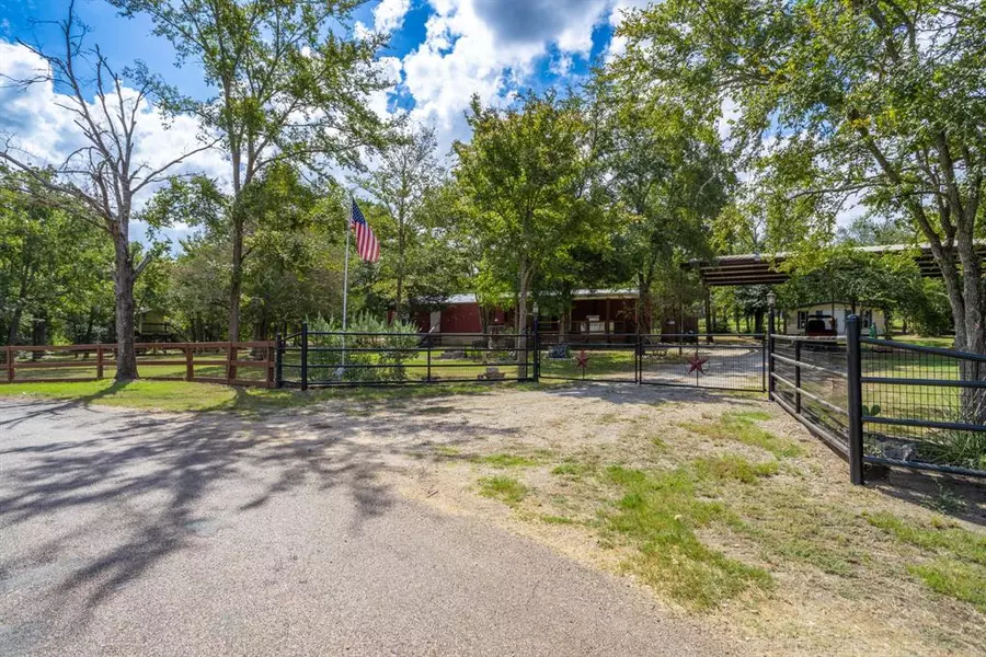 212 Hill Loop RD, Somerville, TX 77879