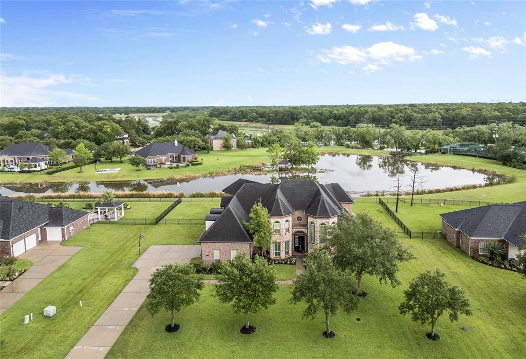 9030 Royal Crest LN, Richmond, TX 77469