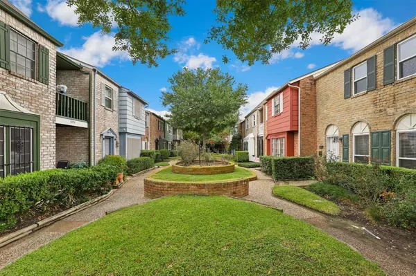 Houston, TX 77074,8452 Ariel ST