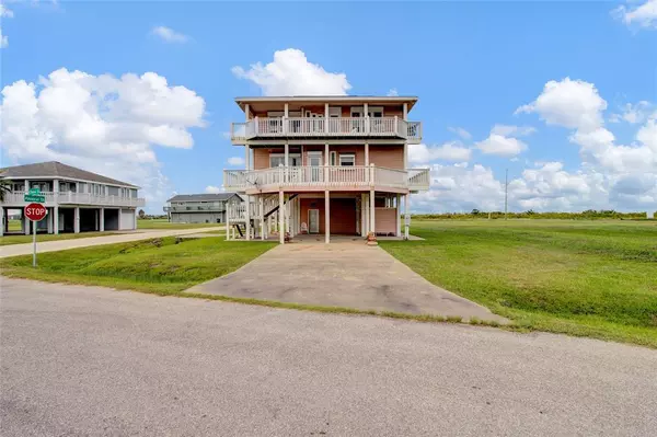 3101 Diane ST, Crystal Beach, TX 77650