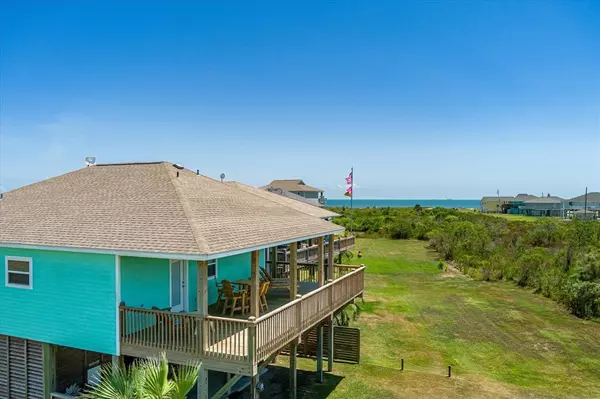 963 Sand Dune DR, Crystal Beach, TX 77650