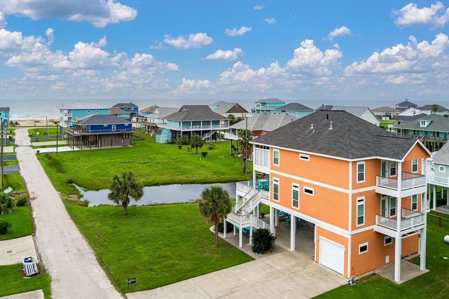 943 Kent DR, Crystal Beach, TX 77650