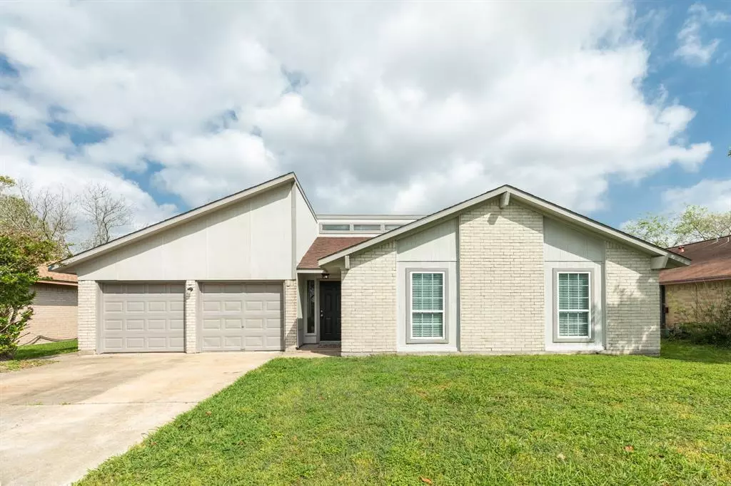 Angleton, TX 77515,1221 Clover DR