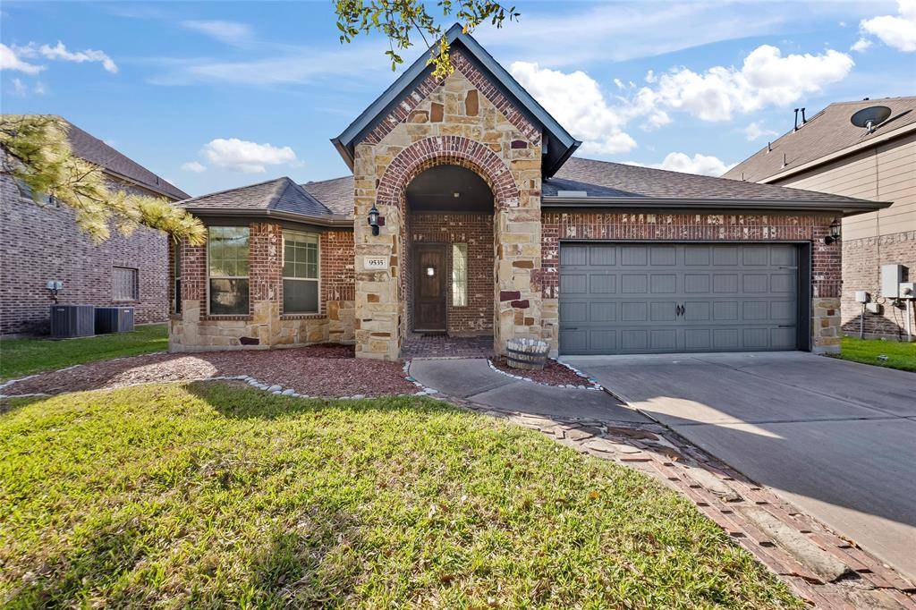 Rosharon, TX 77583,9535 Emerald Lakes DR