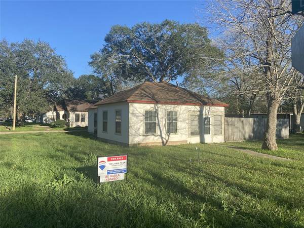 512 Main ST, El Campo, TX 77437