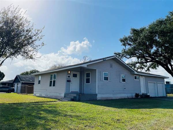 431 N 6th ST, La Porte, TX 77571