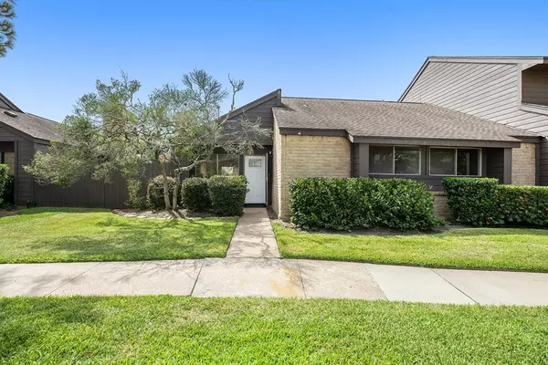 2333 Broadlawn DR, Houston, TX 77058