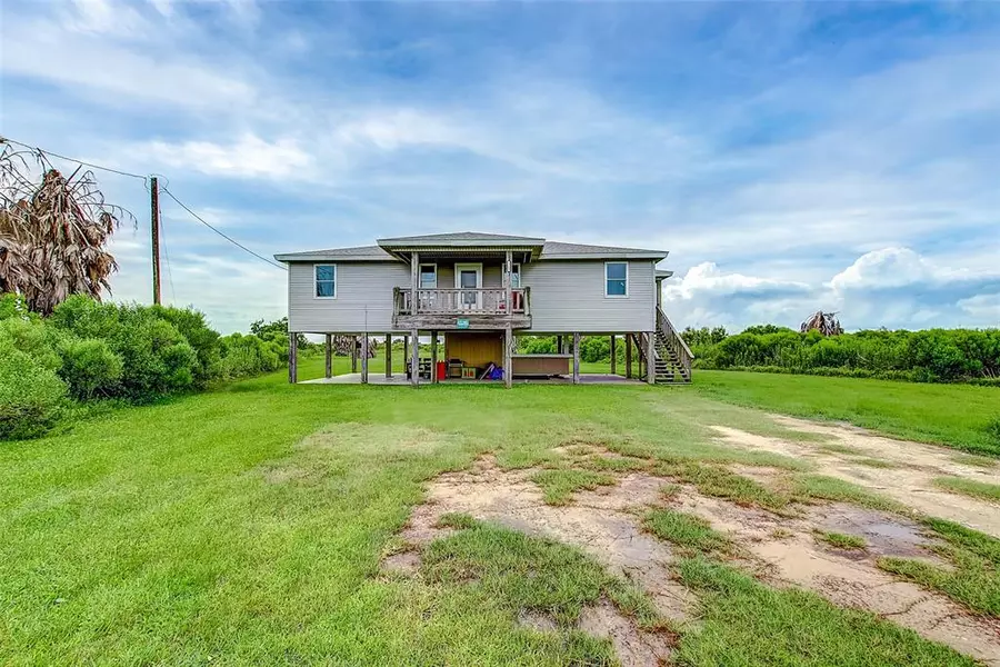 3253 Hwy 87, Crystal Beach, TX 77650