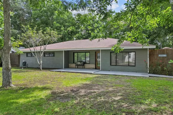 4715 4th ST, Bacliff, TX 77518