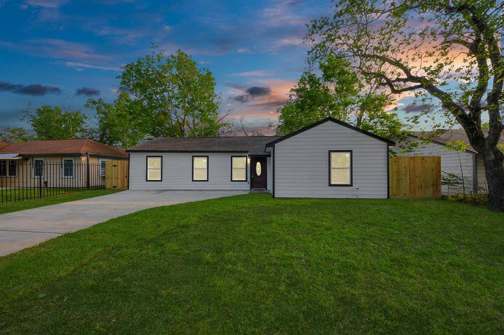 Houston, TX 77033,5821 Southwell ST