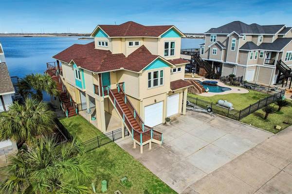 434 Jeanie Lynn ST, Tiki Island, TX 77554