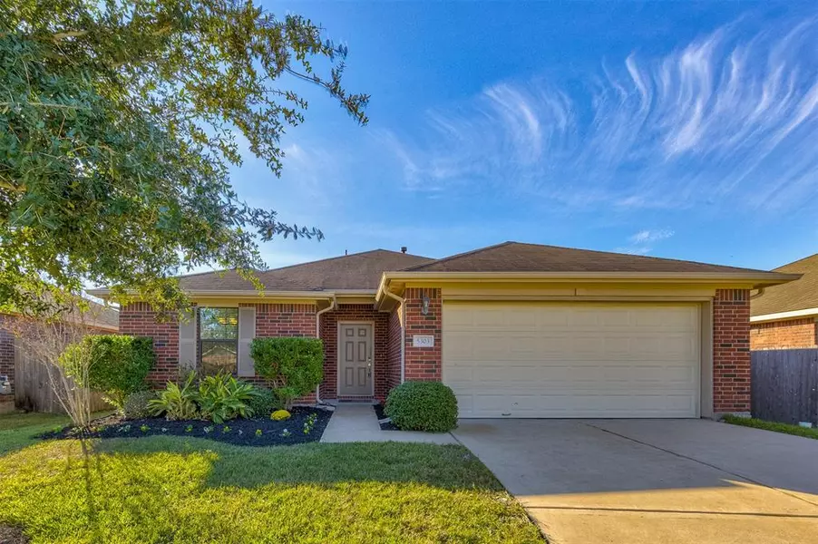 5303 Carmichael CIR, Alvin, TX 77511