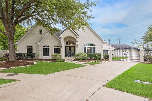 2706 Tampa ST, Friendswood, TX 77546