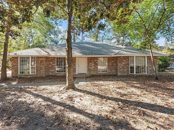 2655 S Woodloch ST S, Woodloch, TX 77385