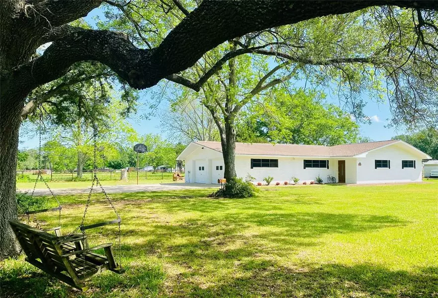 342 Franzen ST, Winnie, TX 77665