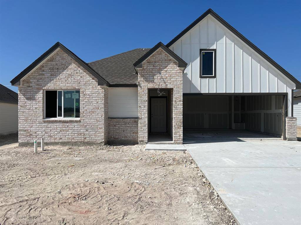 12520 Tarres CT, Lorena, TX 76655