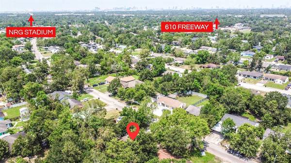 5946 Southtown ST, Houston, TX 77033