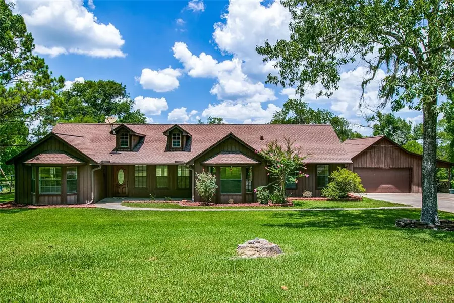 689 County Road 417, Dayton, TX 77535