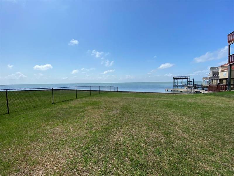 Lot 4 Chiquita, Galveston, TX 77554