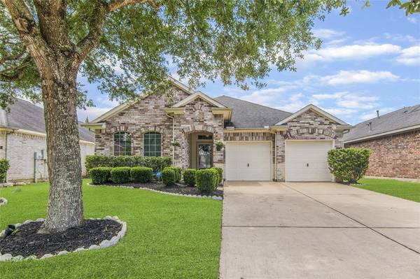 417 Drake LN, League City, TX 77573