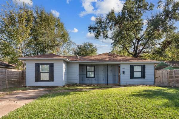 5107 Dickens RD, Houston, TX 77021