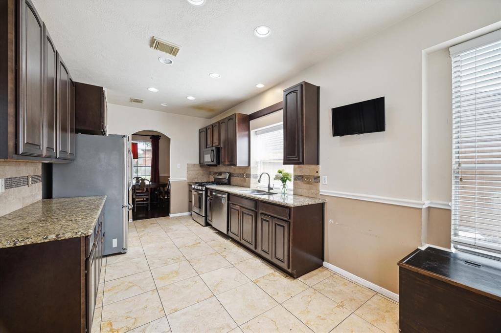 Houston, TX 77066,6111 Branch Lake DR