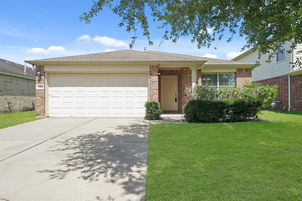 1102 Honeysuckle Vine Drive, Rosenberg, TX 77469