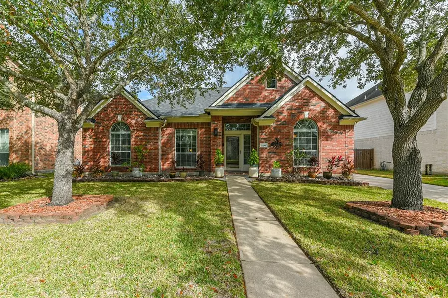 1108 Maxi CIR, Friendswood, TX 77546