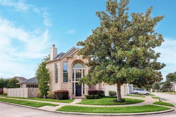 80 Parkway PL, Jersey Village, TX 77040