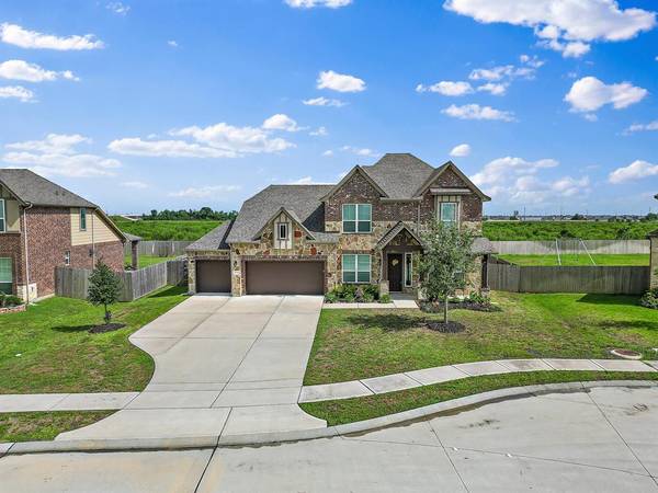 14014 Phelps DR,  Mont Belvieu,  TX 77523