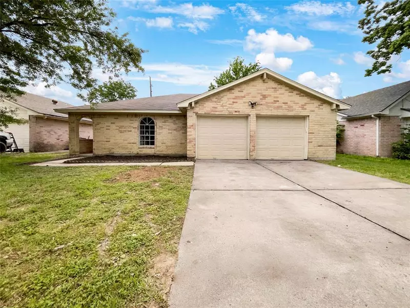 16207 Camino Del Sol DR, Houston, TX 77083